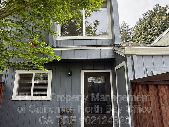 2nd image of 687 Racquet Club Cir