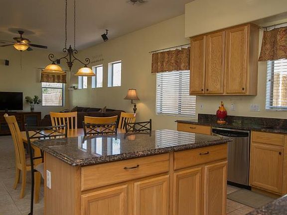 Eat in Kitchen & Family R