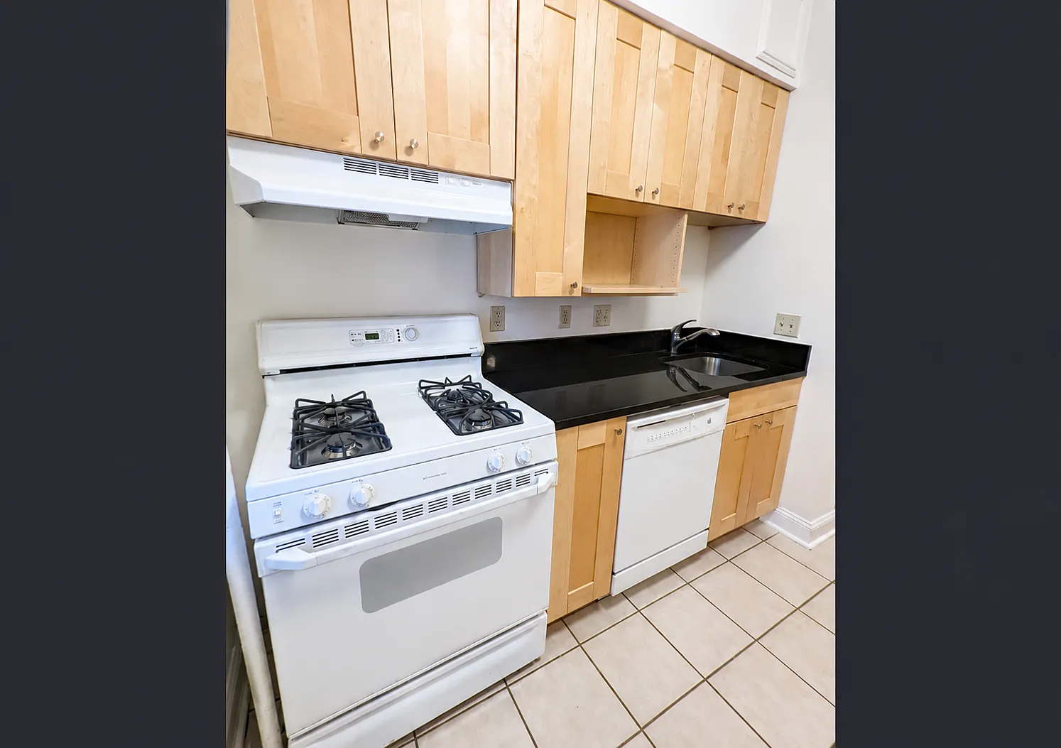 Studio, $2,395 — Photo 3