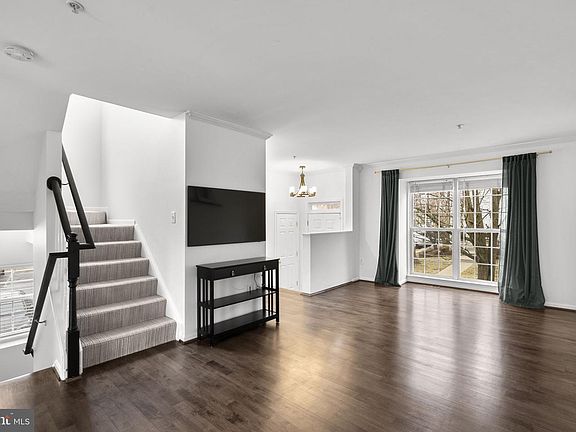 5th image of 758 Howards Loop