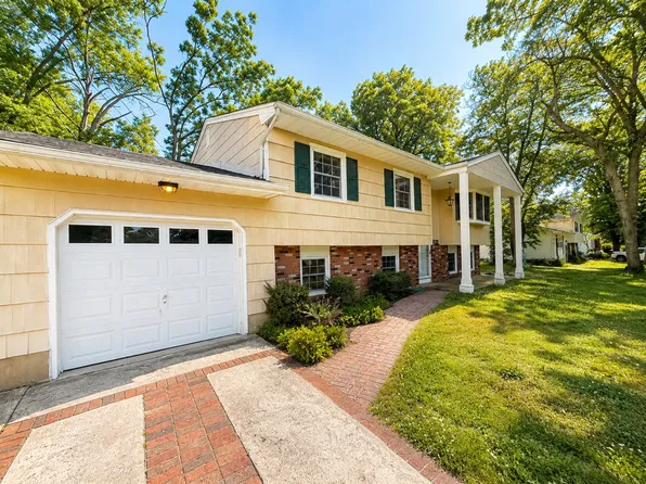 20 Woodridge Ave, Toms River, NJ 08755