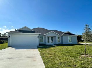 402 SE Lancaster Ave, Port Saint Lucie, FL 34984