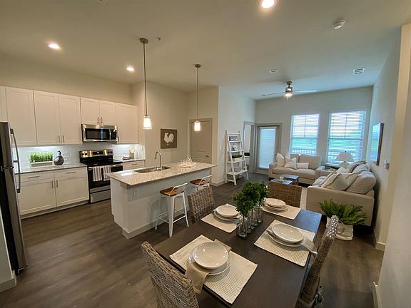 3rd image of 2050 Conquest Blvd #A1