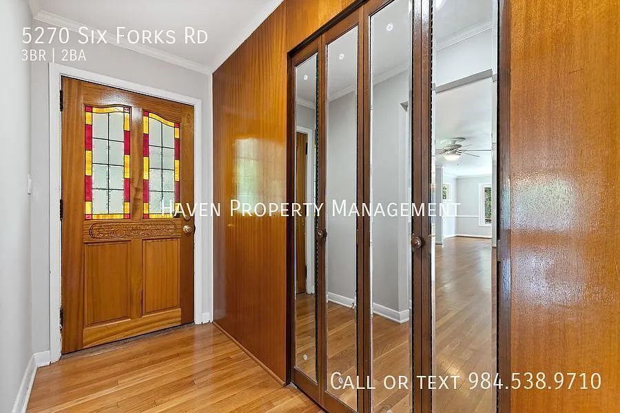 Fantastic Midtown location - 3 Bed, 2 Bath Ranch with Sunroom and Sauna — Photo 4