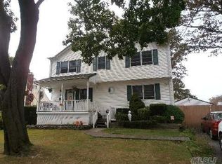 711 Hyman Ave, West Islip, NY 11795