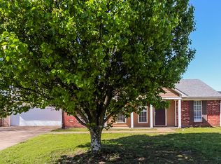 1777 Mary Payton Cv, Southaven, MS 38671