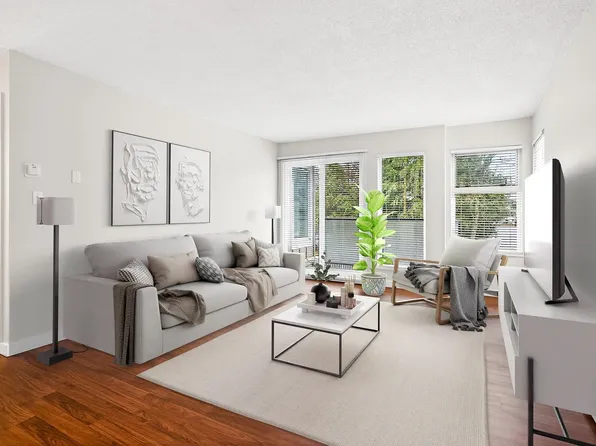 1850 Southmere Cres E #213, Surrey, BC V4A 6Y6