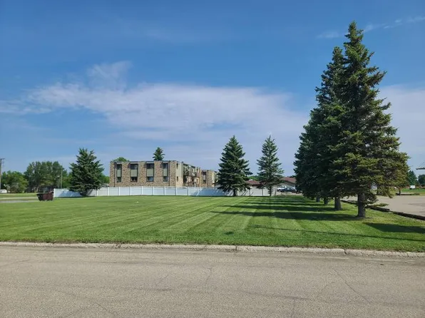 5 Highway 5 NE, Bottineau, ND 58318