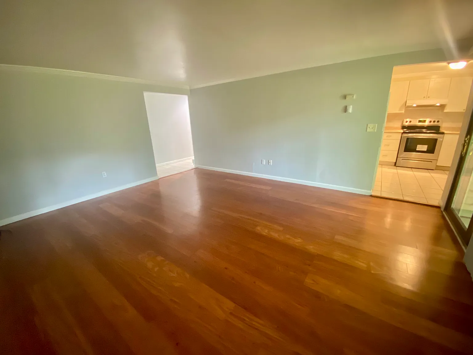 7 Padanaram Rd — Photo 2