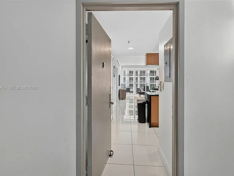 1750 N Bayshore Dr #1609 — Photo 4