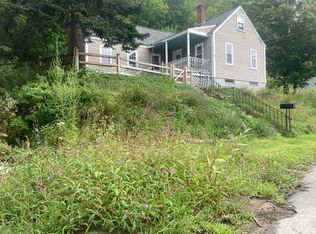 73 Summer St, Gardiner, ME 04345