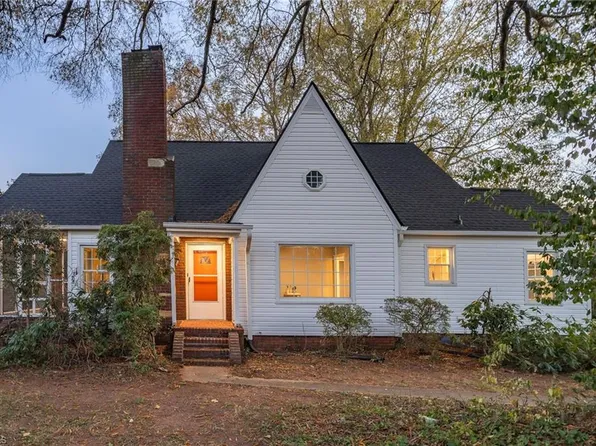 2820 Polo Rd, Winston Salem, NC 27106