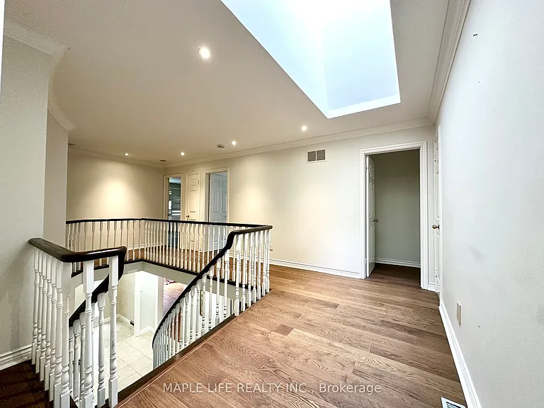 52 Prince Edward Blvd — Photo 19