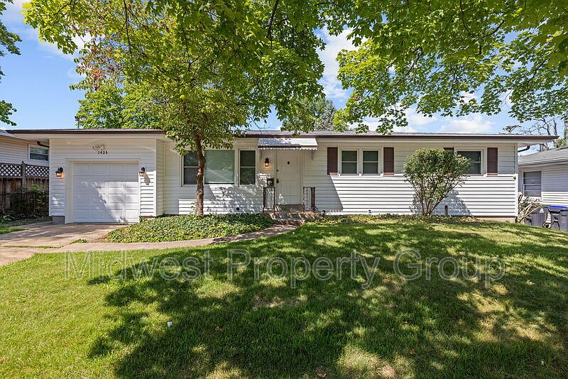 1st image of 1425 Lindsay Ln