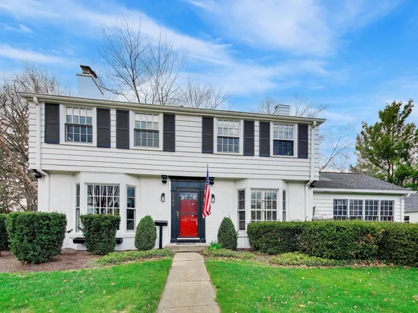 2100 Elmwood Ave, Wilmette, IL 60091