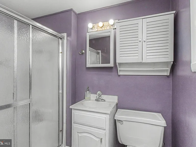 1303 Clarkson St — Photo 28