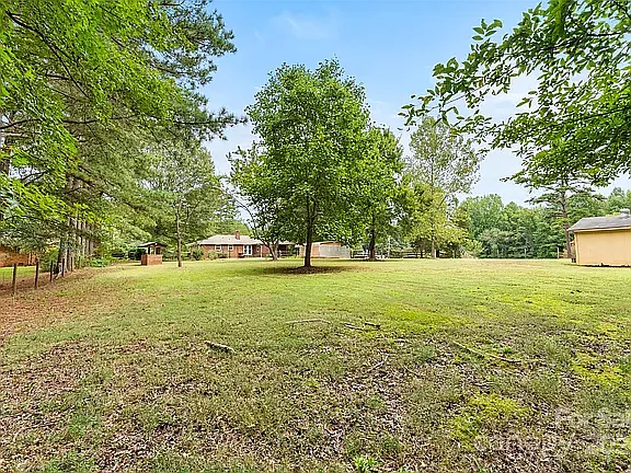 8105 Douglas Dr — Photo 4
