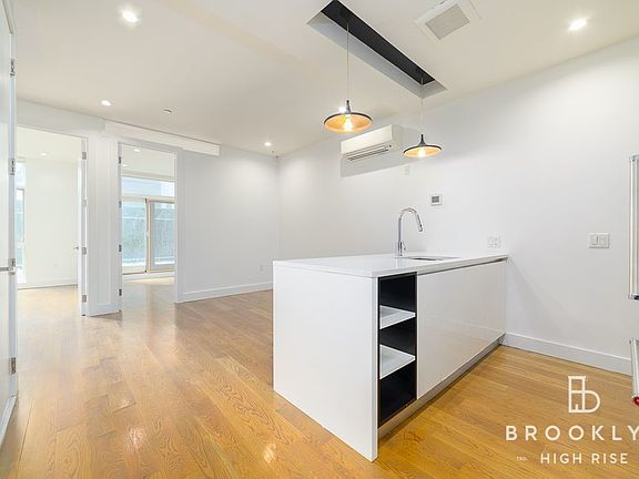 3rd image of 530 Midwood St APT 4E