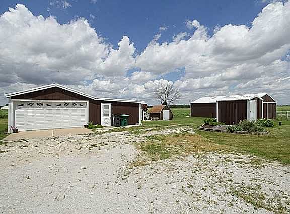 4th image of 12025 NE 56th St