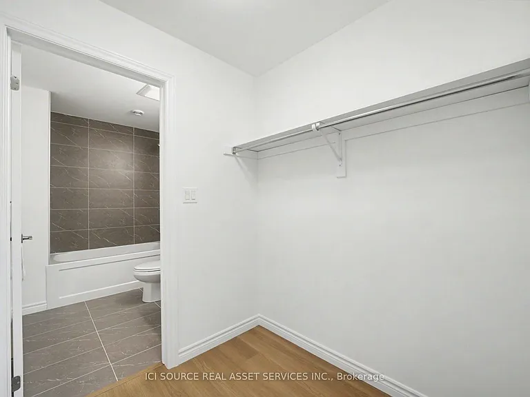 2 Slessor Blvd #10 — Photo 14