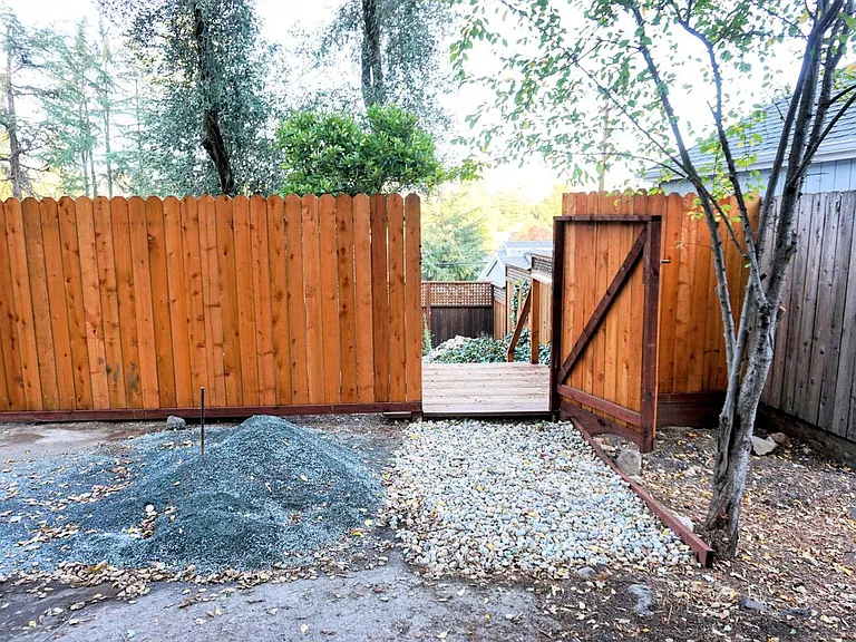 604 Los Olivos Rd #B — Photo 9