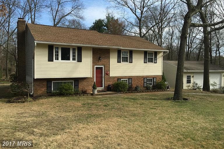 2nd image of 559 Cardinal Dr