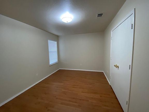 2nd image of 1521 Wolf Creek Dr