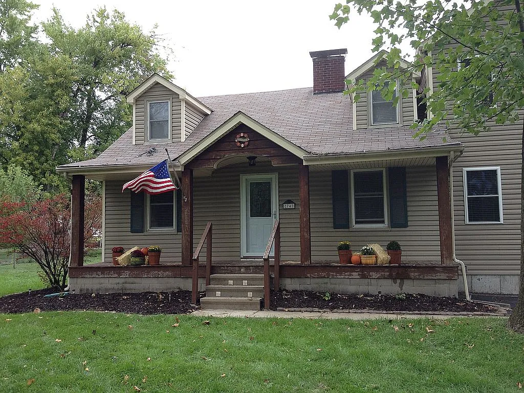 74 E Haller Dr photo 1
