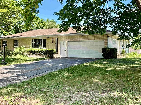 2nd image of 306 Beacon Dr