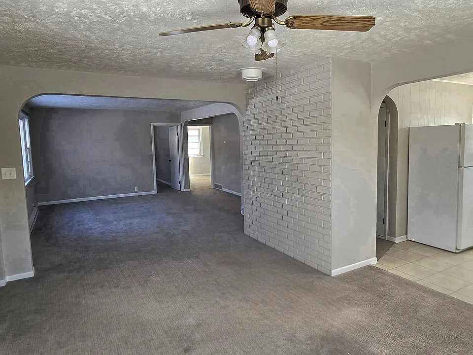 8713-9 Mile Rd