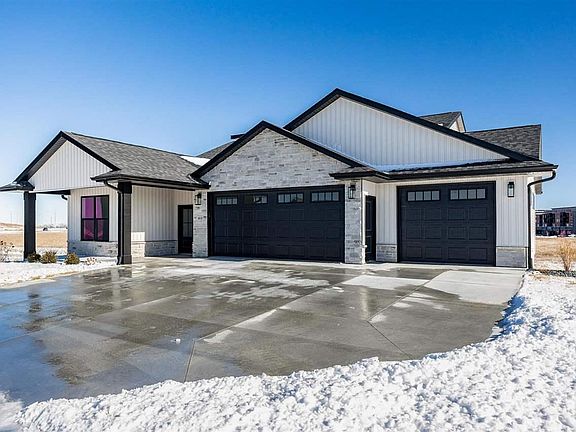 4th image of 1818 Green Oak Ct