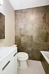 Rented by L Rose Realty (Brokerage)