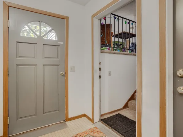 3 Bed | 1 Bath | Available Oct 15, 816 9th Ave SE, Minneapolis, MN 55414
