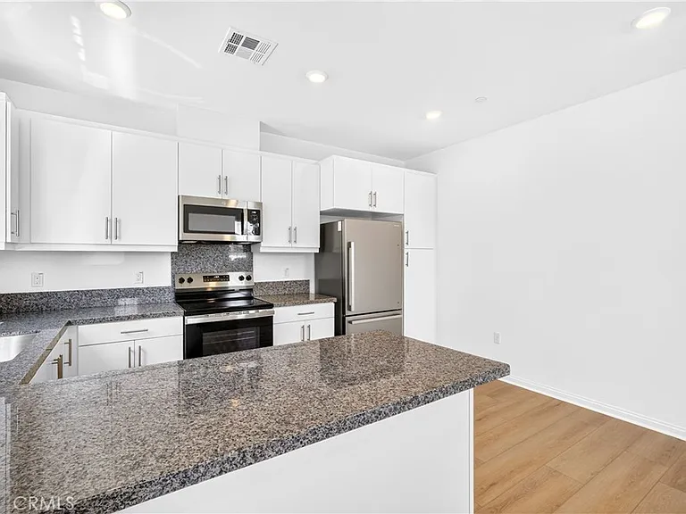26901 Millerton St — Photo 4