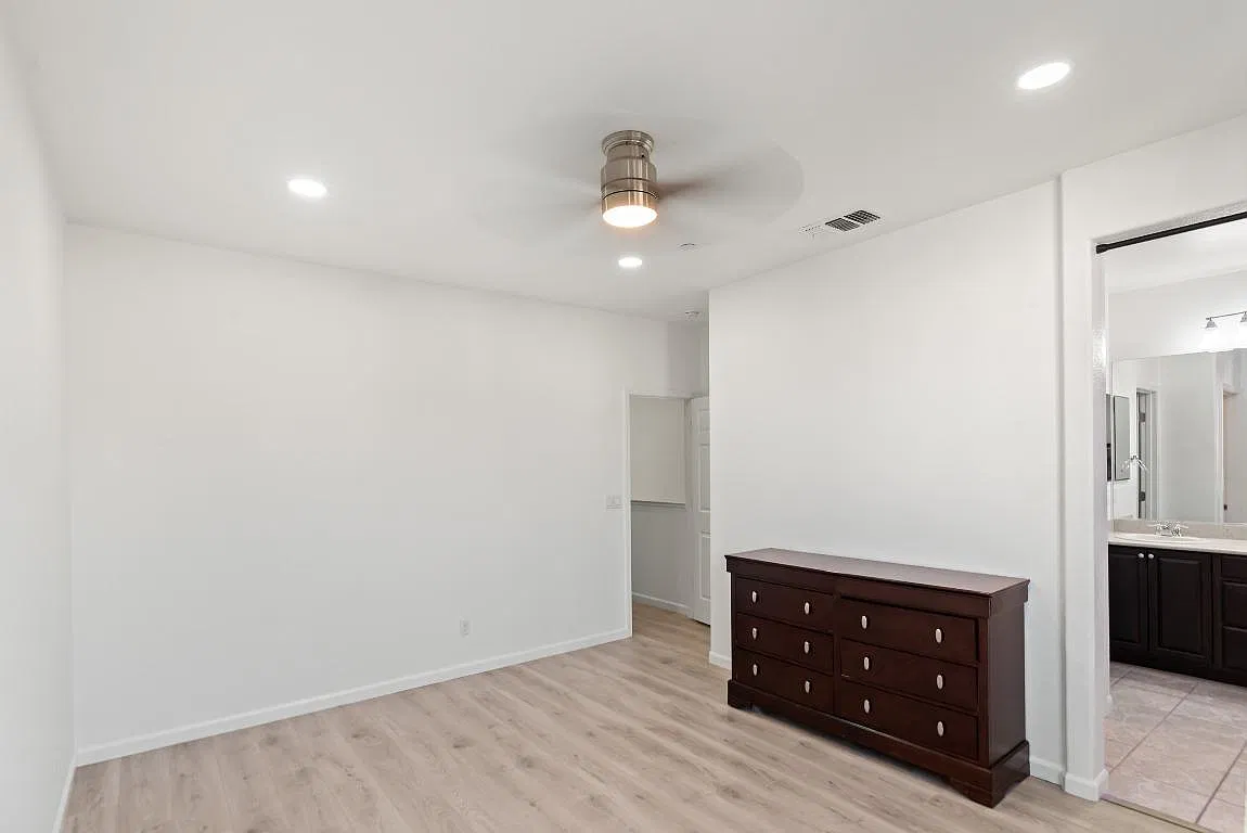 4 bed, 3.5 bath, 2006 sqft, $4,650 — Photo 3