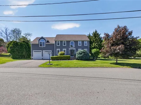 185 Rosewood Rd, Somerset, MA 02726
