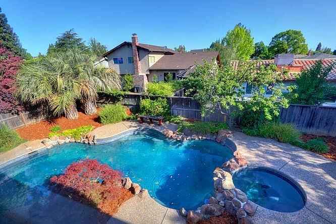 1st image of 9137 Shady Hollow Way