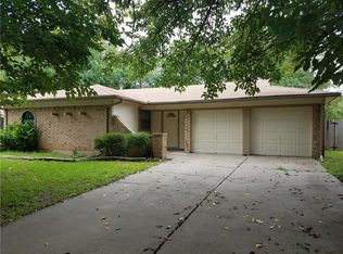 621 Crosby Ave, White Settlement, TX 76108