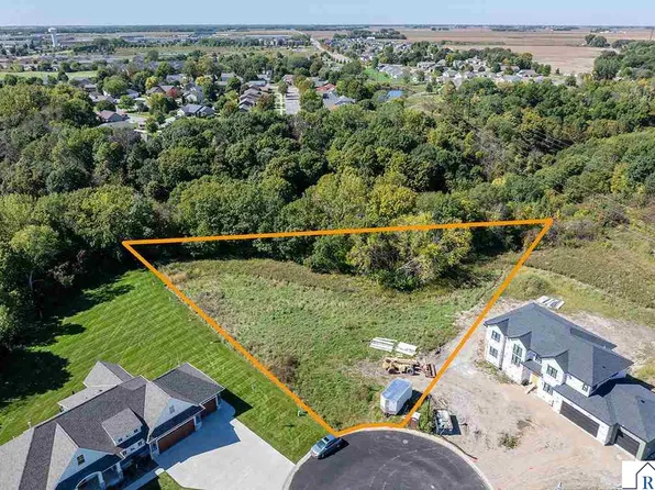 39 N Pointe Ct, Mankato, MN 56003