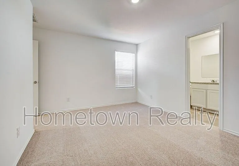 3303 NW 149th St — Photo 20