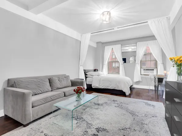 24 5th Avenue image 1 of 5