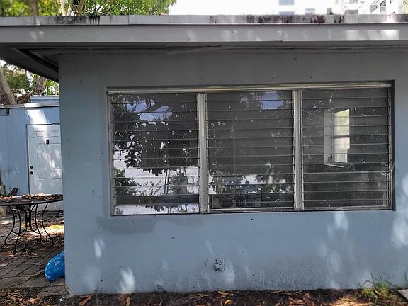 3rd image of 1735 Jackson St REAR