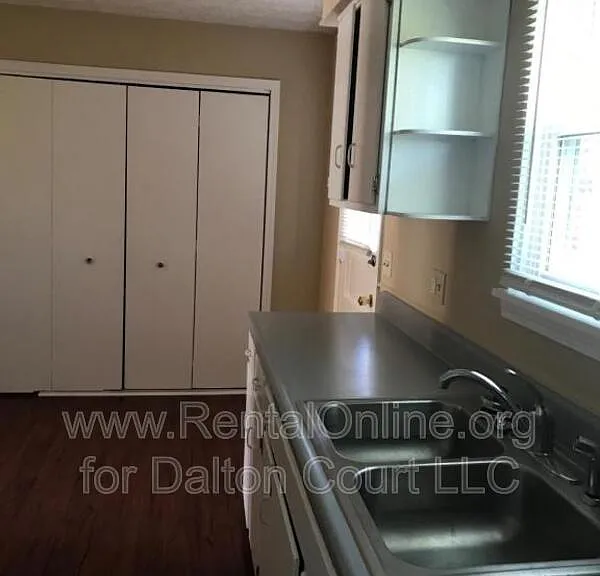 1811 Dalton Ct #B — Photo 9