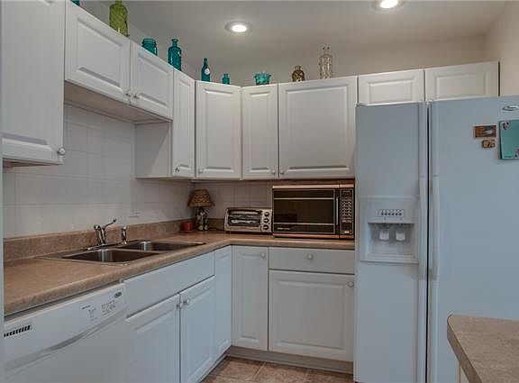 5th image of 222 Plantation Ct