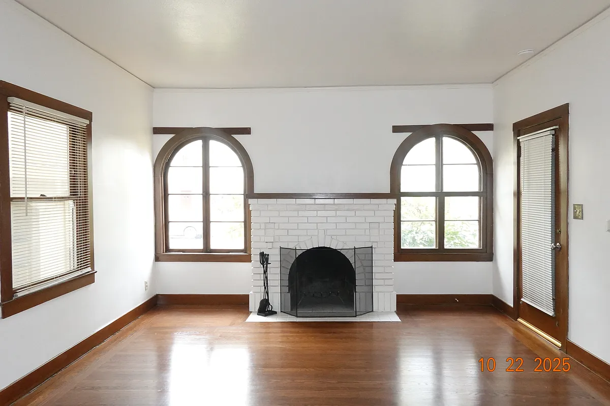 Building Photo - 3416 I St #2