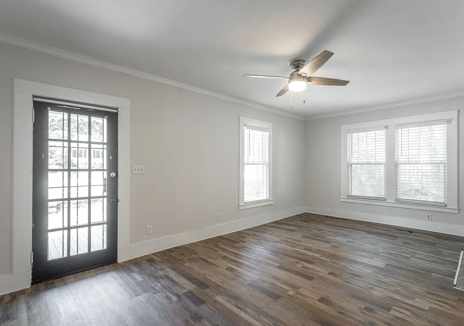 3 Bedroom Home in North Chattanooga with Large Backyard & Deck — Photo 2