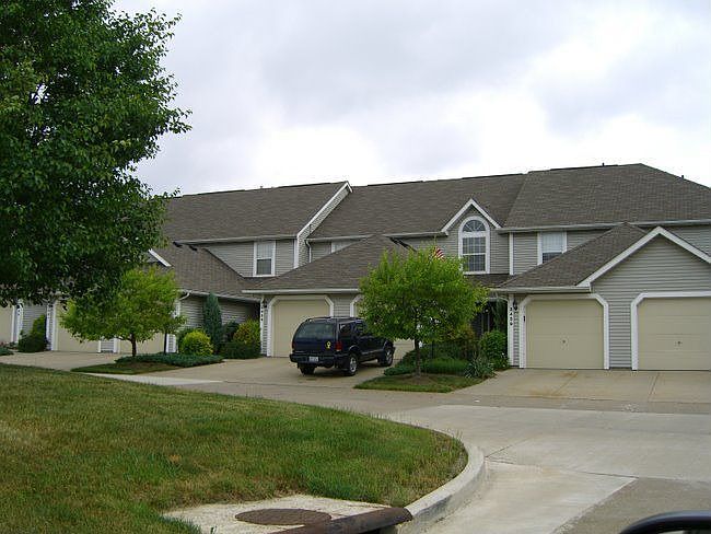1st image of 2455 Wrens Dr S
