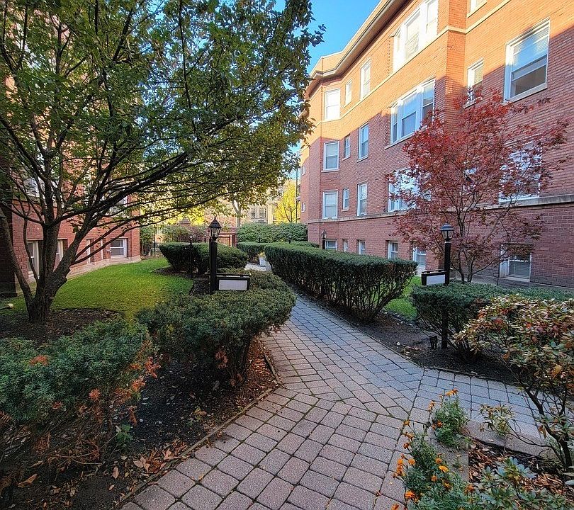 1st image of 843 W Belle Plaine Ave APT 2N