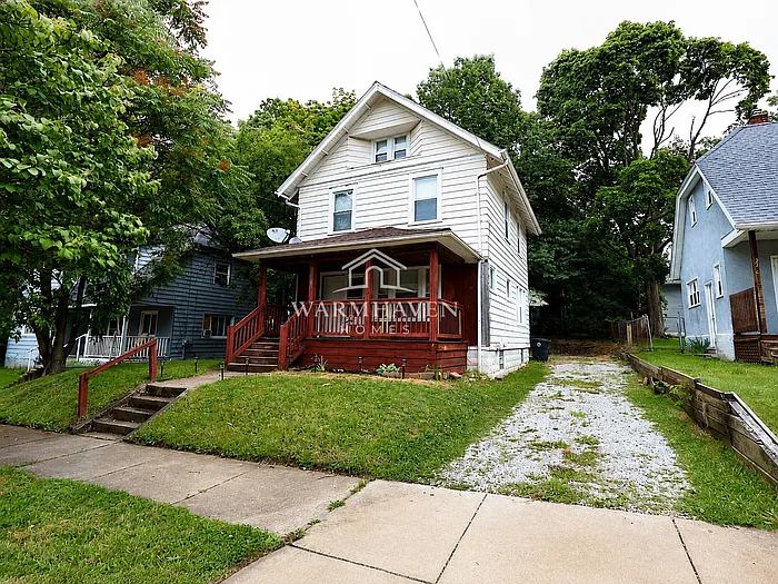 317 Para Ave — Photo 1