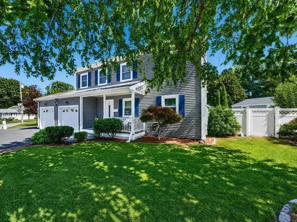 11 Pilgrim Rd, Woburn, MA 01801